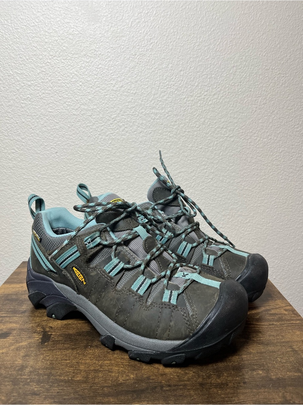 Keen Women's Targhee II 2 Trail Hiking Shoes in Teal and Gray